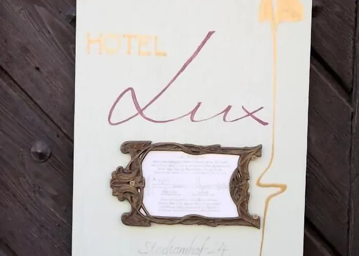 Hotel Lux *