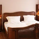 Hotel Lux *