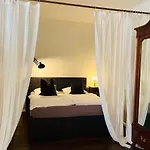 Lux Hotel