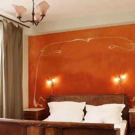 Hotel Lux