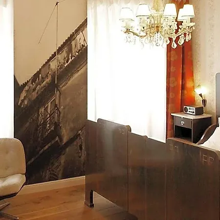 Lux Hotel